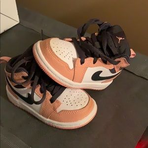 Air Jordan 1 Mid Toddler’s Shoe